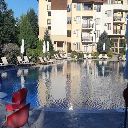 Garden Of Eden Complex C2-12 Apartment *